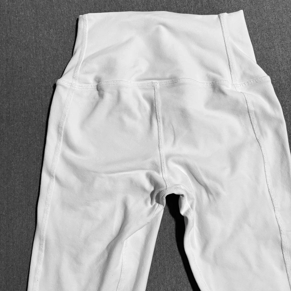 ALO Yoga White Leggings High-Performance Stretch